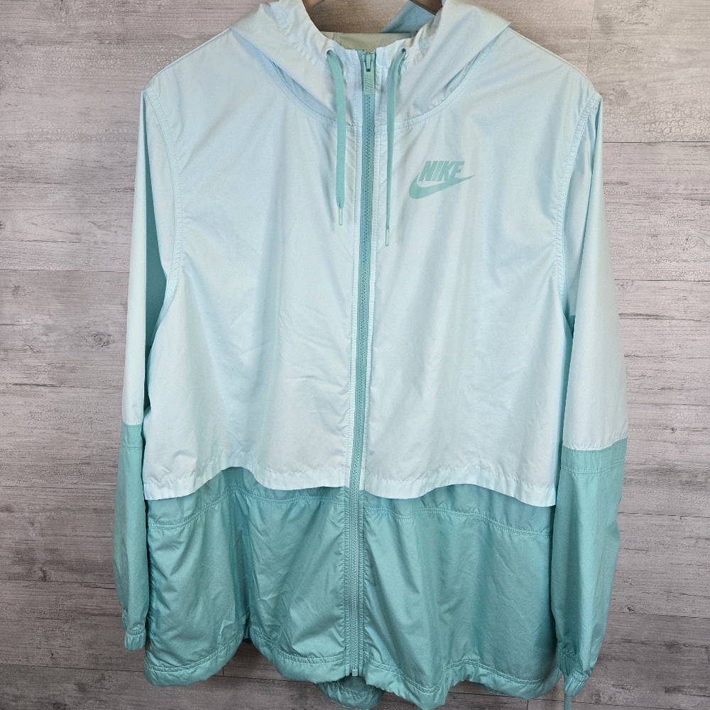 Nike Women's Windrunner Jacket - image 2